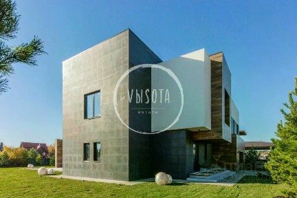 Сдается 2-этажный коттедж, 540 м²