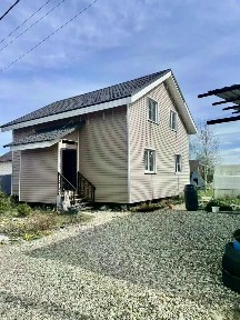 Сдается 2-этажный дом, 160 м²