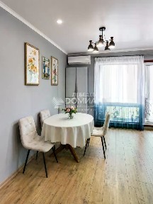 Продается 2-этажный дом, 260 м²