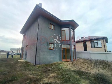 Продается 2-этажный дом, 160 м²