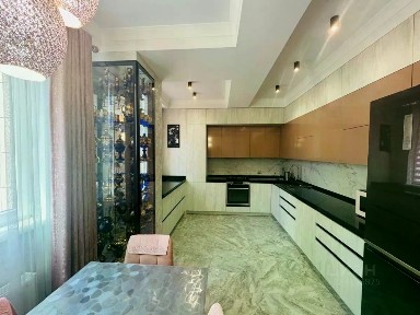 Продается 2-комн. квартира, 82 м²