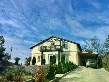 Продается 2-этажный дом, 251 м²