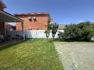 Продается 3-этажный таунхаус, 170 м²