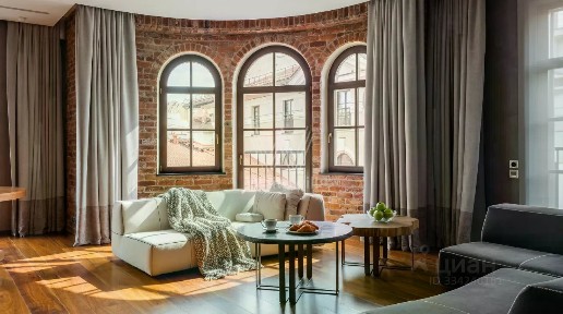 Продается 4-комн. квартира, 174 м²