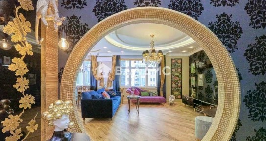 Продается 5-комн. квартира, 172 м²