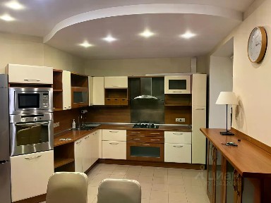 Продается 4-комн. квартира, 132 м²