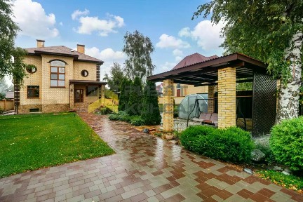 Продается 2-этажный дом, 289,3 м²