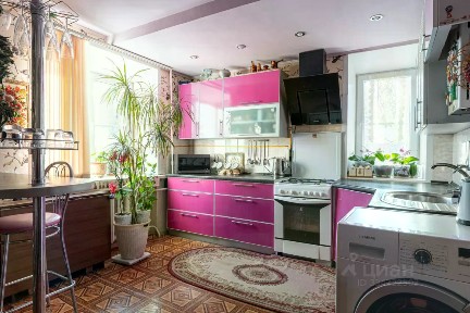 Сдается 3-этажный дом, 200 м²