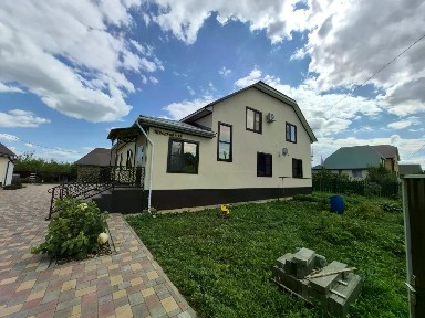 Продается 2-этажный коттедж, 303 м²