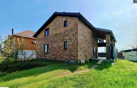 Продается 2-этажный дом, 160 м²