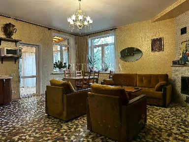 Сдается 2-этажный дом, 200 м²