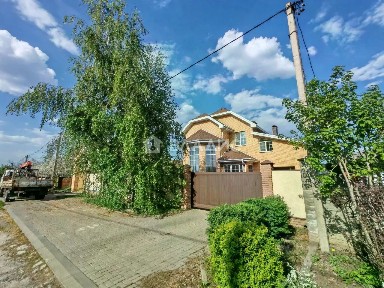 Продается 2-этажный дом, 241 м²