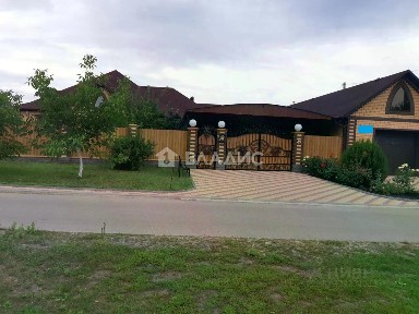 Продается 1-этажный дом, 400 м²