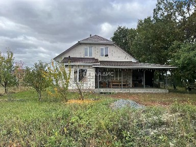 Продается 2-этажный дом, 144 м²