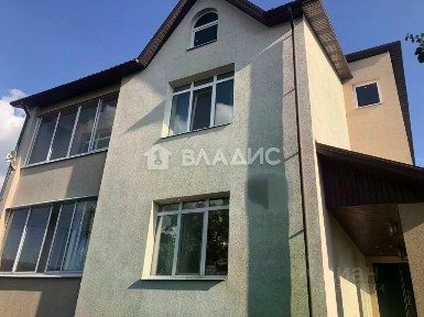 Продается 2-этажный дом, 360 м²