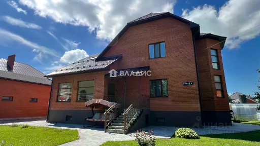 Продается 2-этажный коттедж, 385 м²