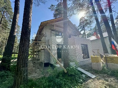 Продается 2-этажный дом, 180 м²