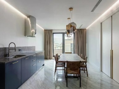 Сдается 4-комн. квартира, 140 м²