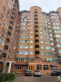 Продаются 4-комн. апартаменты, 100 м²