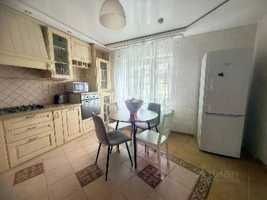 Сдается 3-комн. квартира, 237 м²