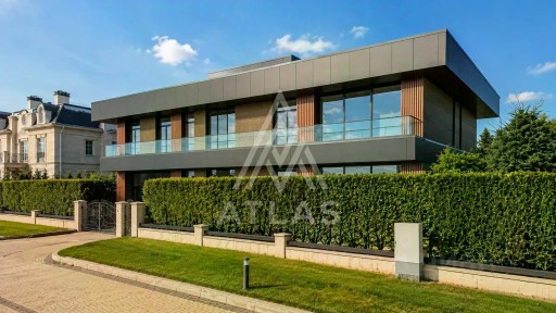 Продается 2-этажный дом, 1 250 м²