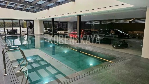 Продается 2-этажный коттедж, 1 854 м²