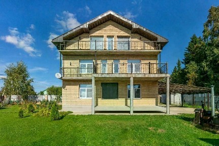 Продается 3-этажный дом, 271 м²