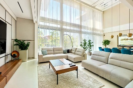 Продается 2-этажный дом, 836 м²