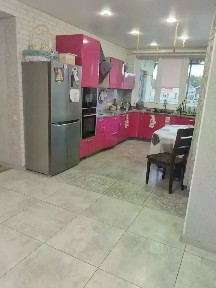 Сдается 2-этажный дом, 200 м²