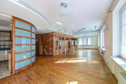 Продается 3-комн. квартира, 168,4 м²