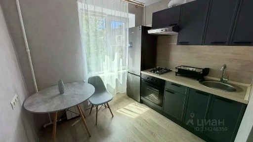 Продается 2-комн. квартира, 42 м²