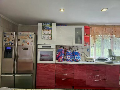 Продается 3-этажный дом, 271 м²