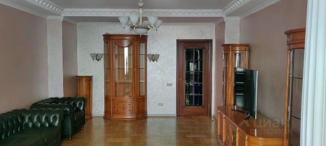 Сдается 4-комн. квартира, 143 м²