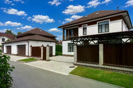 Продается 3-этажный коттедж, 350 м²