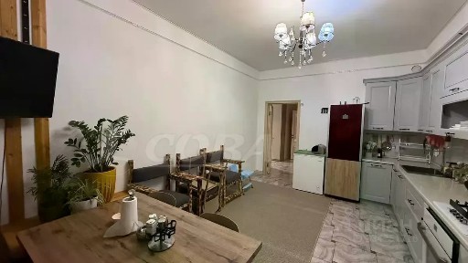 Продается 2-комн. квартира, 83 м²
