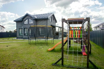 Продается 2-этажный дом, 130 м²