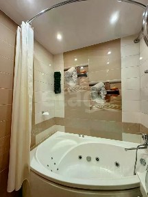 Продается 2-комн. квартира, 60 м²