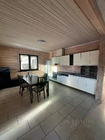 Сдается 2-этажный дом, 181 м²