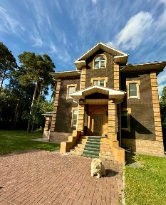 Сдается 3-этажный коттедж, 520 м²