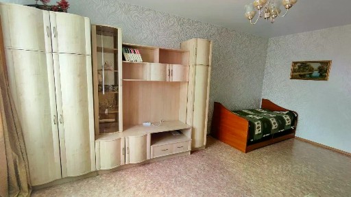 Свердловская область, Екатеринбург, р-н Кировский, мкр. Пионерский, ул. Июльская, 25