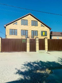 Продается 3-этажный дом, 250 м²