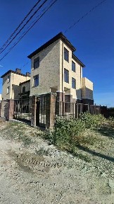 Продается 3-этажный дом, 240 м²