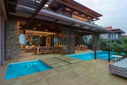 Продается 2-этажный дом, 320 м²