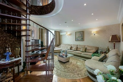 Продается 4-комн. квартира, 138,1 м²