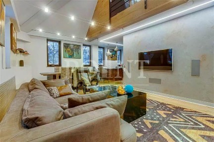 Продаются 3-комн. апартаменты, 102 м²
