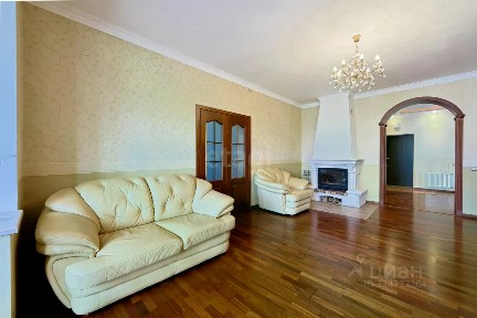 Продается 4-комн. квартира, 155,9 м²