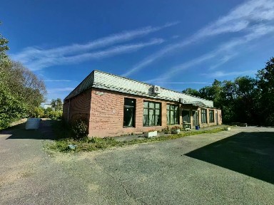 Санкт-Петербург, р-н Колпинский, мкр. Петро-Славянка, ул. Коммунаров, 4