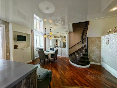 Продается 5-комн. квартира, 141,5 м²