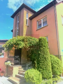 Продается 3-этажный дом, 500 м²