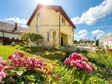 Продается 3-этажный дом, 151,6 м²
